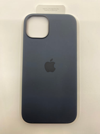 Apple Funda Silicona MagSafe para iPhone 13